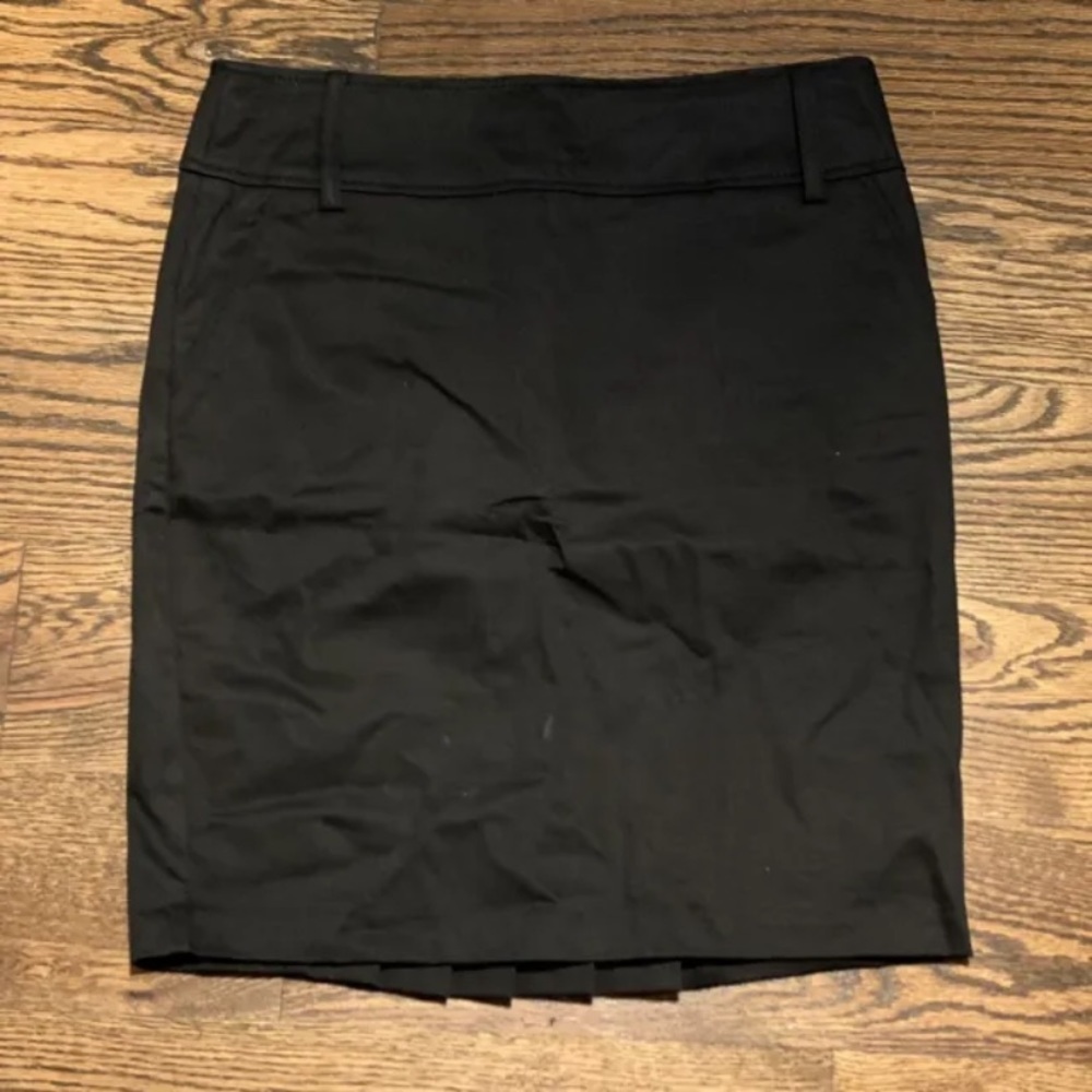 Dazz Women Black Casual Skirt L With Back Zipper And Back Pleating, Stretchy